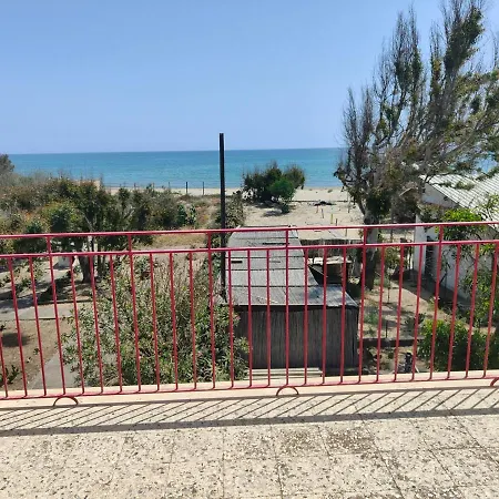 Ostello Beteyà Don Bosco Aeroporto di Catania Fontana Rossa